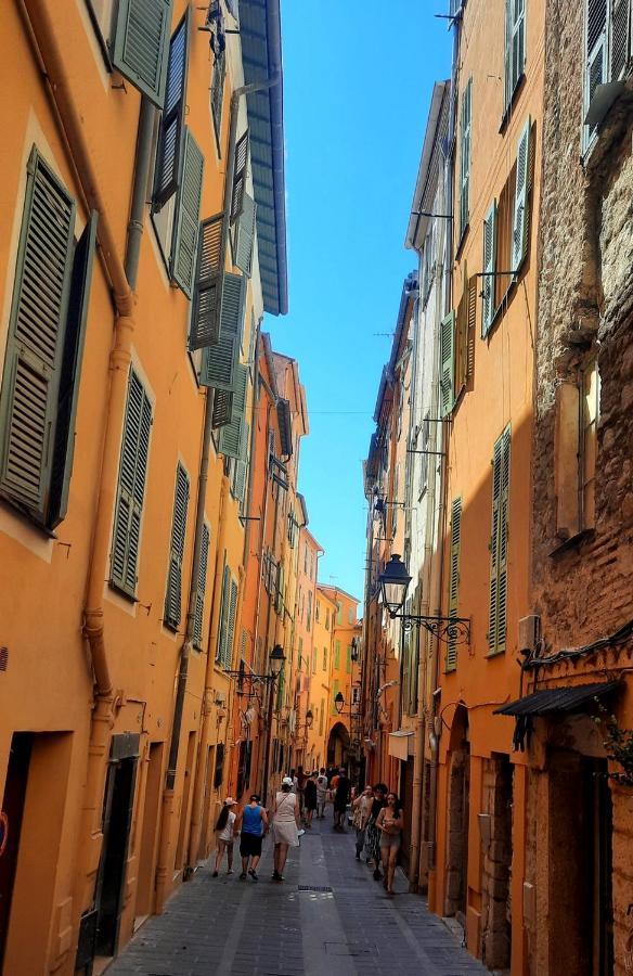 Menton, Centre Historique, Vue Mer Екстериор снимка