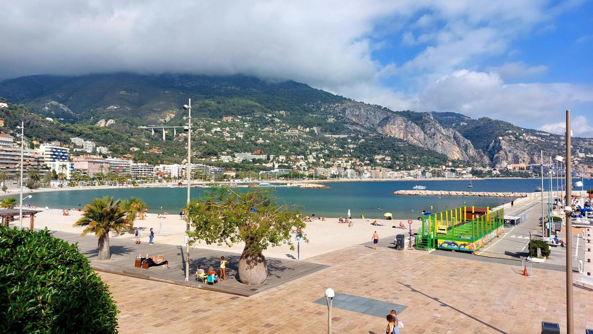 Menton, Centre Historique, Vue Mer Екстериор снимка